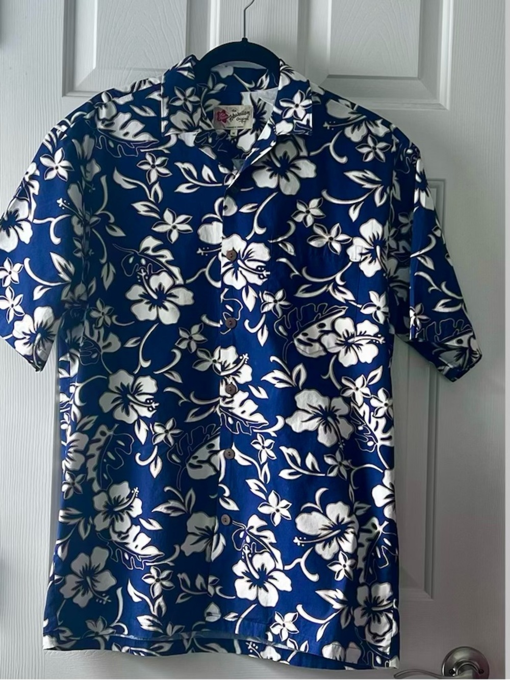 Hilo Hattie Blue & White Floral Hawaiian Button-Down Shirt 100% Cotton